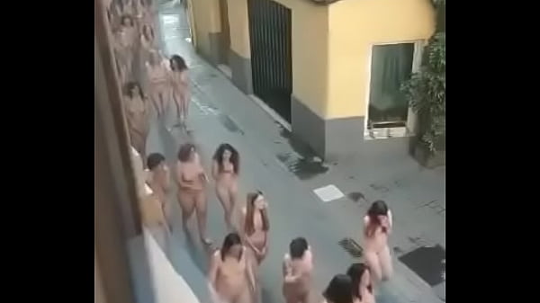 Vídeo de mulher dançando funk nua
